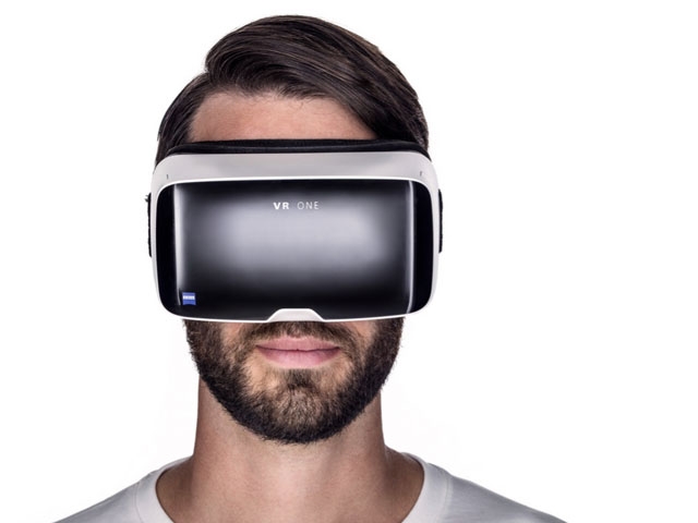 Zeiss VR ONE Headset Wins iF Design Award 22