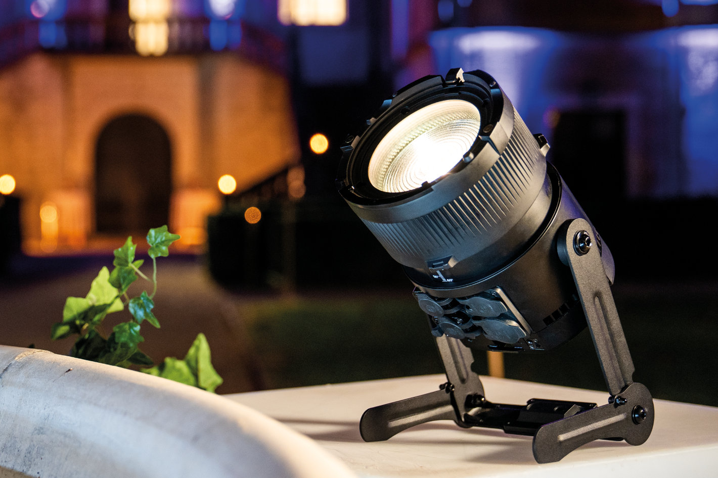 Astera QuikSpot: flexible battery-powered LED lighting