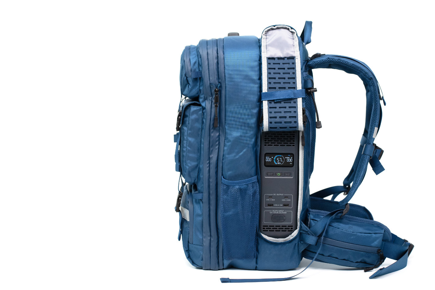 BLUETTI Handsfree Series: a new solar backpack for creatives