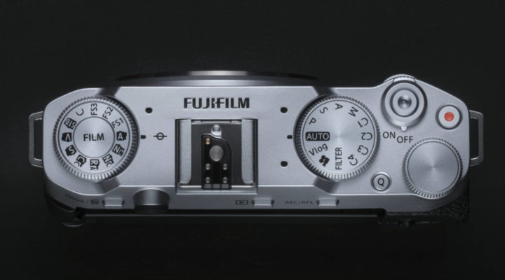 FUJIFILM X-M5: three microphones and 6.2K/30P movie recording