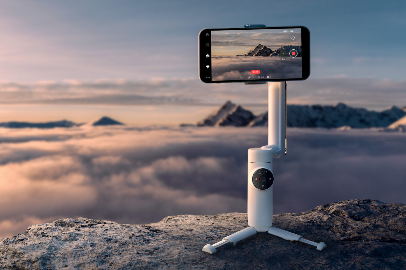 Insta360 Flow announced: an AI tracking smartphone stabilizer with built-in  selfie stick and tripod -  news