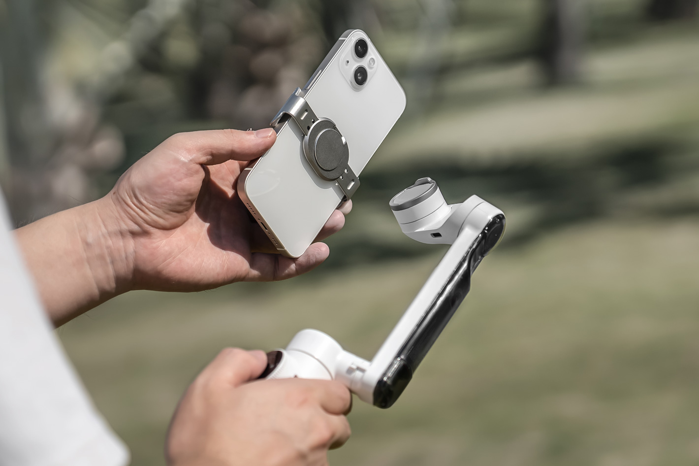 Insta360 Flow: a selfie stick, tripod and power bank for smartphones by  Jose Antunes - ProVideo Coalition