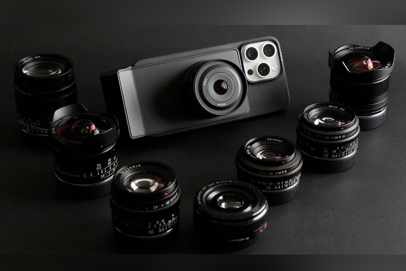 SwitchLens: transform your smartphone into a professional camera