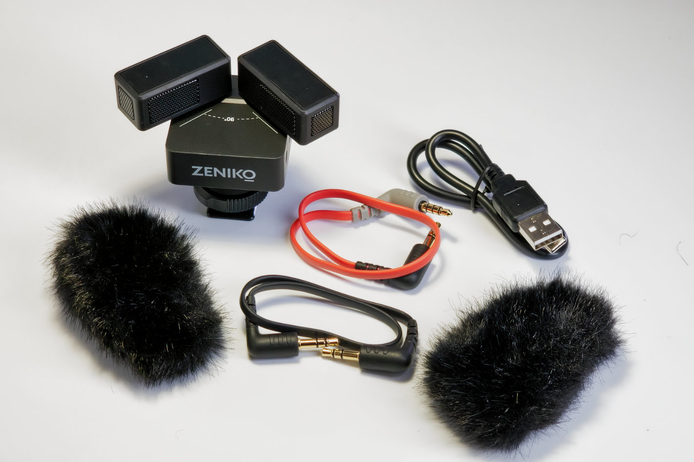 Zeniko VK2: a one-person shooting kit for smartphones